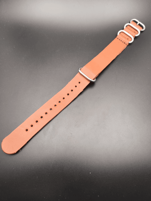 Type NATO en Cuir PU